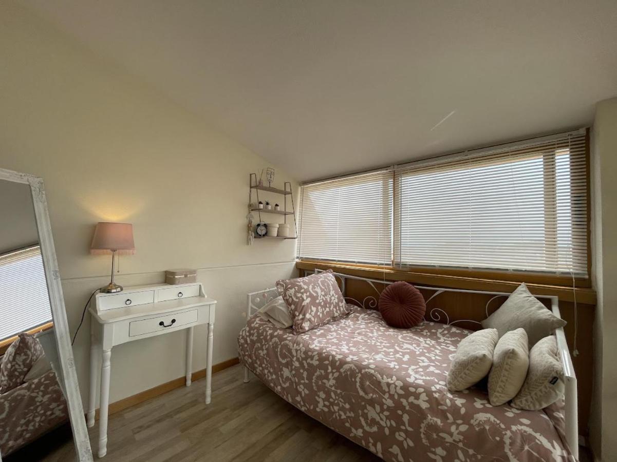 Апартаменти Modern 2-Floor Penthouse With Sea Views - Sleeps 7 Фінестрат Екстер'єр фото